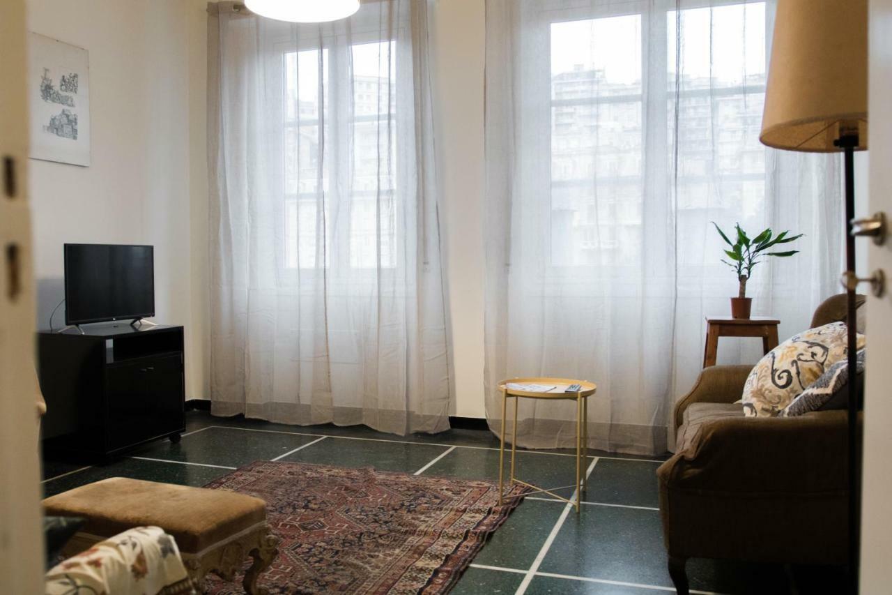 Naima 32 * Génova